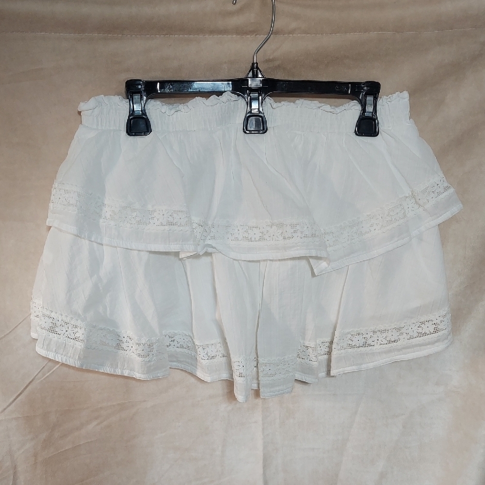 Wild Fable White Tiered Ruffle Mini Skirt - Size Medium - Excellent Condition - Picture 3 of 7